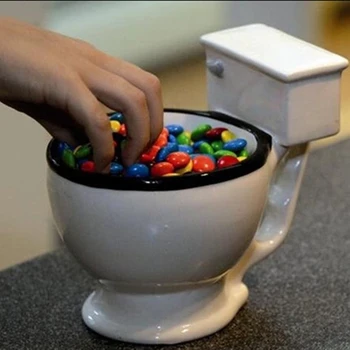 Новая креативная кружка Забавная туалетная чашка Хитрая персонализированная какашка Керамическая чашка для воды с ручкой Кофе Молоко Мороженое Чашка Веселая чашка Подарок