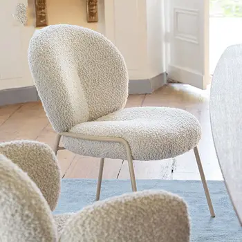  Пол Минималистичный дизайнерский обеденный стул Роскошный белый ягненок Простой современный обеденный стул Гостиная Семья Мебель Muebles WWH35YH